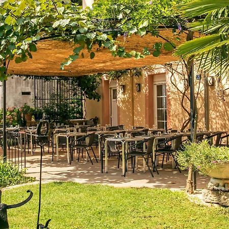 Hotel Restaurant Les Touristes วาล-เลส์-แบ็งส์ ภายนอก รูปภาพ