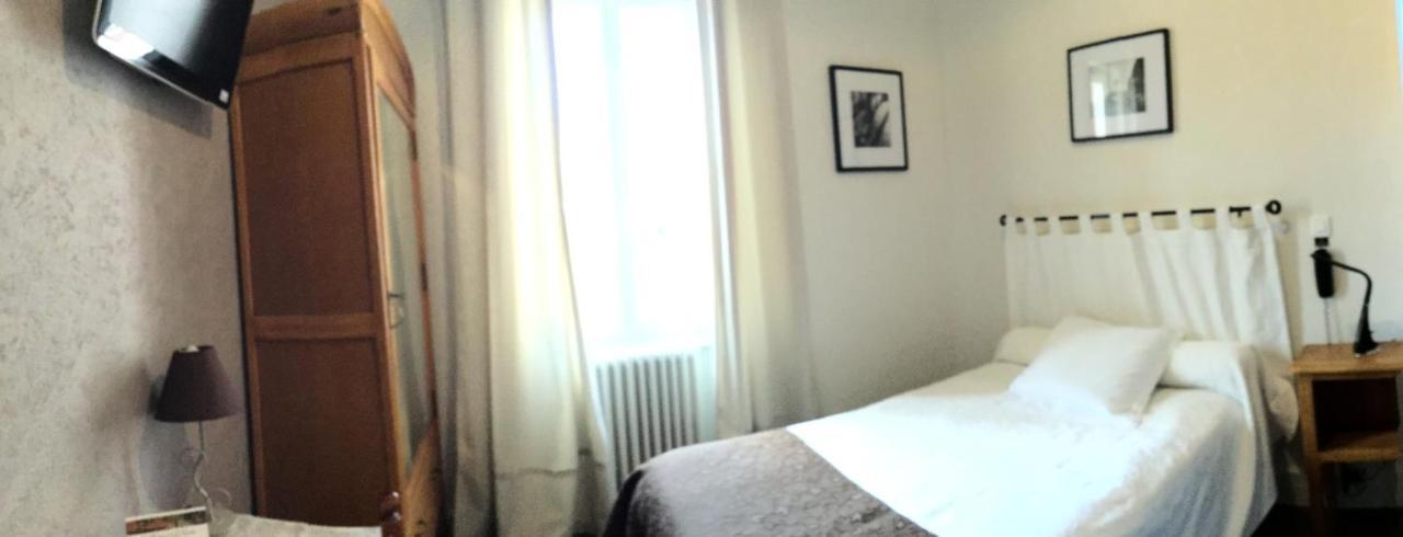 Hotel Restaurant Les Touristes วาล-เลส์-แบ็งส์ ภายนอก รูปภาพ
