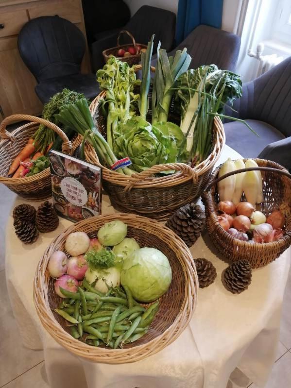 Hotel Restaurant Les Touristes วาล-เลส์-แบ็งส์ ภายนอก รูปภาพ