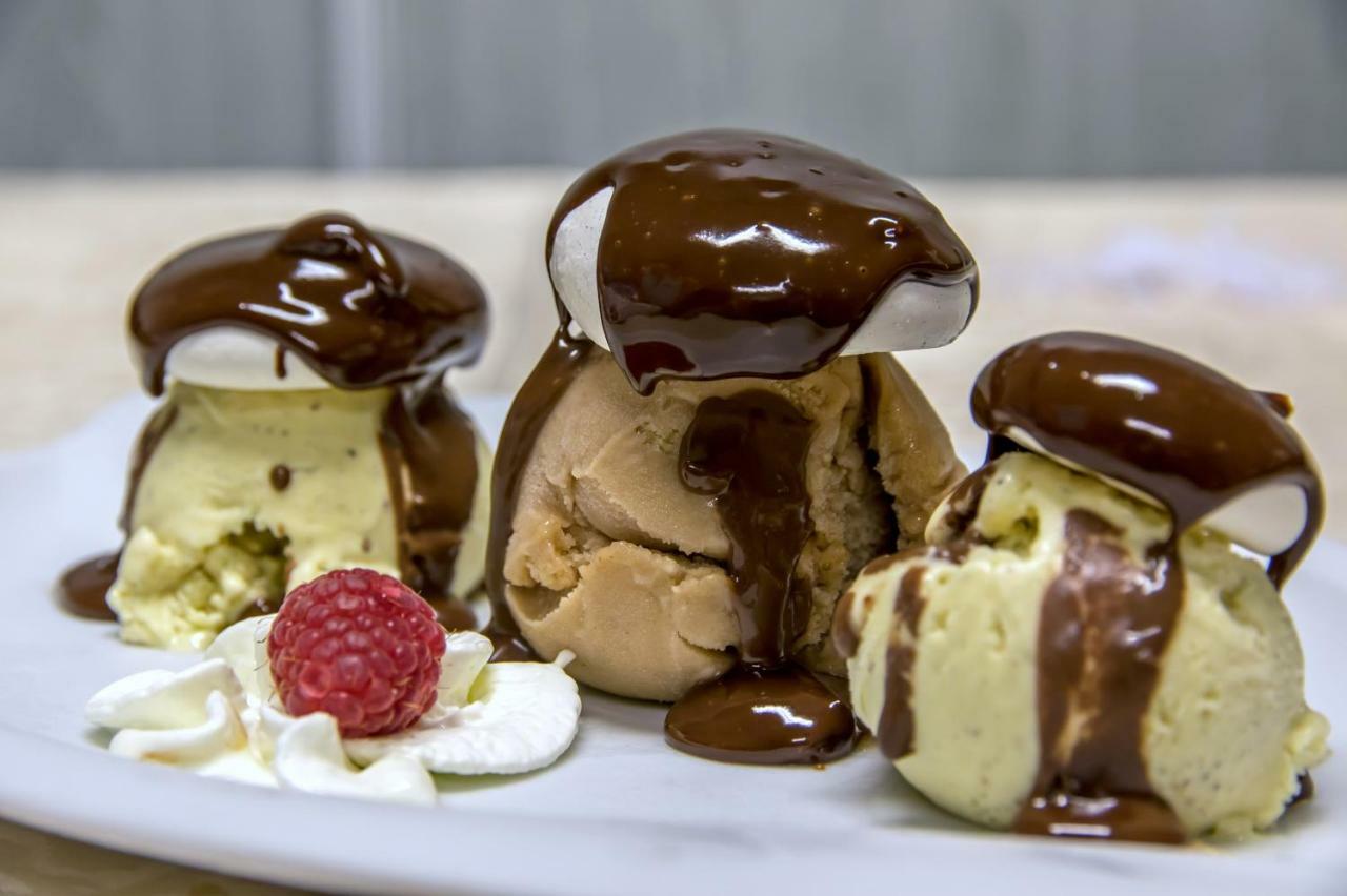 Hotel Restaurant Les Touristes วาล-เลส์-แบ็งส์ ภายนอก รูปภาพ