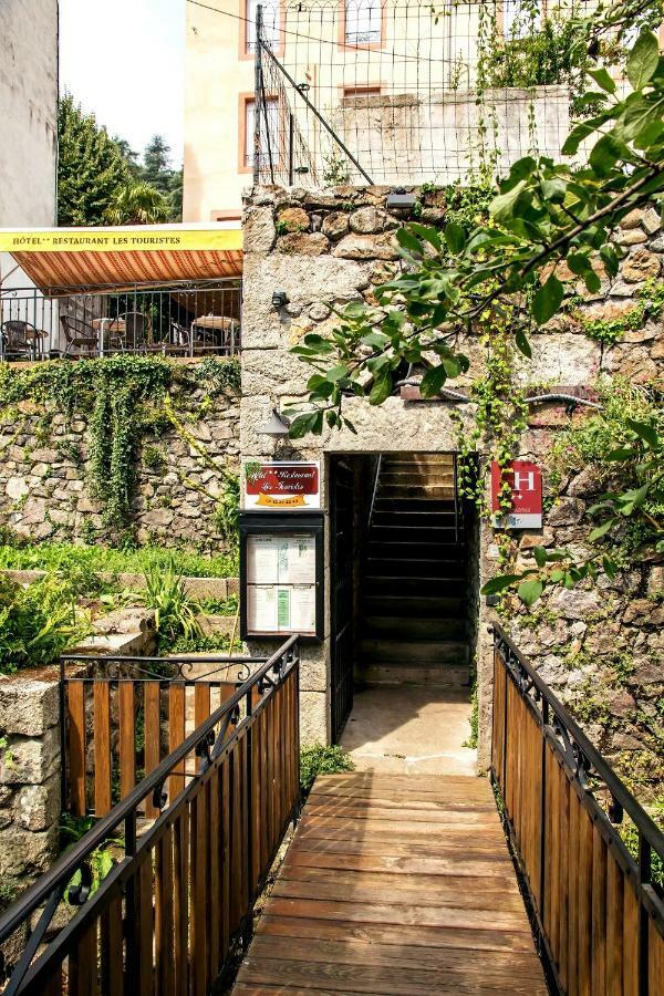 Hotel Restaurant Les Touristes วาล-เลส์-แบ็งส์ ภายนอก รูปภาพ