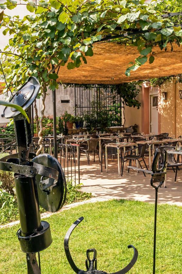 Hotel Restaurant Les Touristes วาล-เลส์-แบ็งส์ ภายนอก รูปภาพ